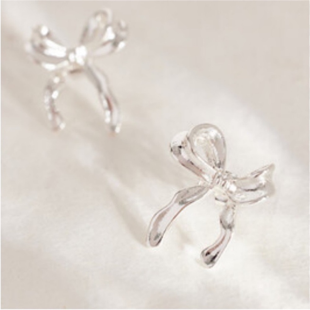 New! Charlotte Silver Bow Post Earrings (3011) NWOT